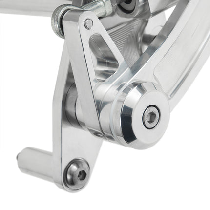 4 Inches Aluminum Forward Controls for Suzuki VZ1500 Boulevard M90 / VZR1800 Boulevard M109R Intruder M1800R